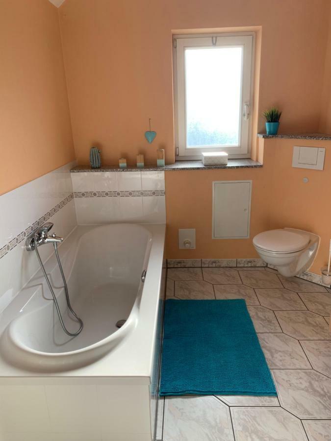 Ferienwohnung Bluetenstadt Ляйхлінген Екстер'єр фото
